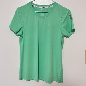 Nike Girls' Legend Scoop Dri-FIT T-Shirt